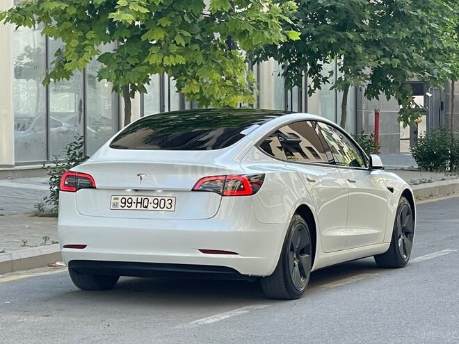 Tesla Model 3-7