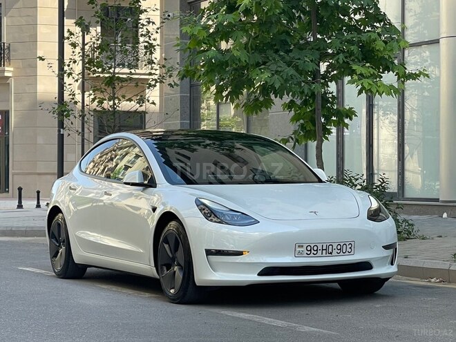 Tesla Model 3-4