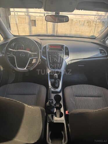 Opel Astra-11