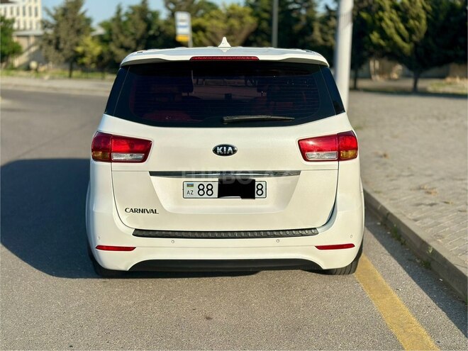Kia Carnival-8