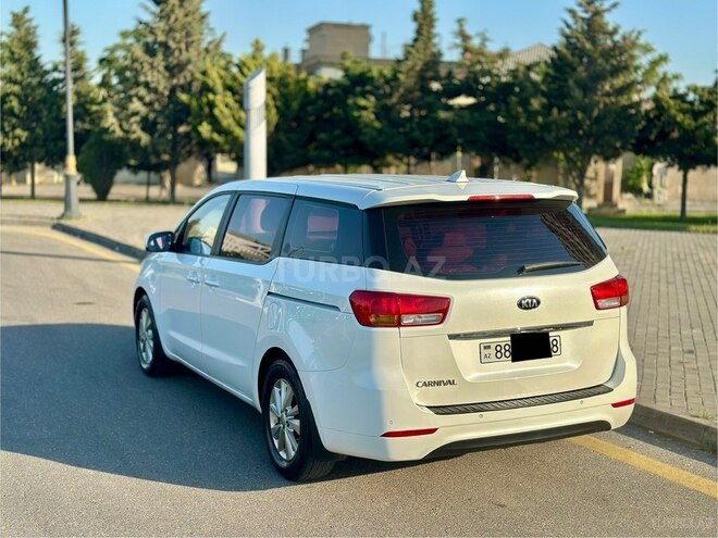 Kia Carnival-6