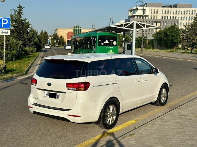 Kia Carnival-7