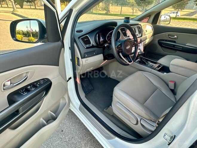 Kia Carnival-9