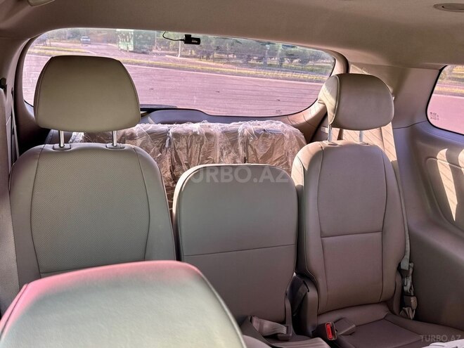 Kia Carnival-17