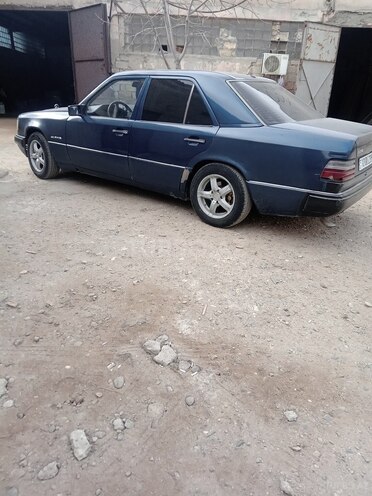 Mercedes 200 E-2