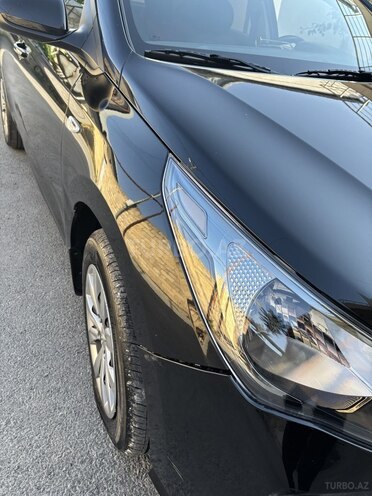 Hyundai Accent-3