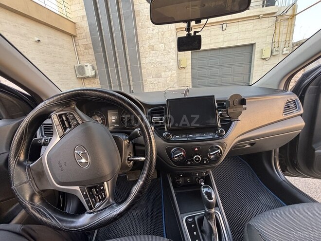Hyundai Accent-8