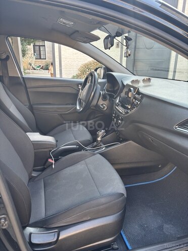 Hyundai Accent-7