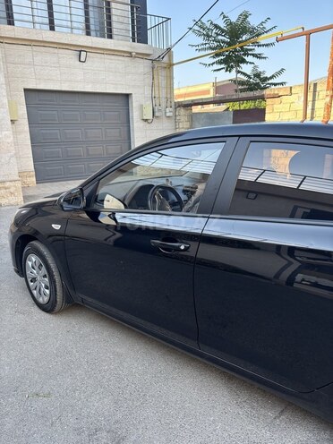 Hyundai Accent-5