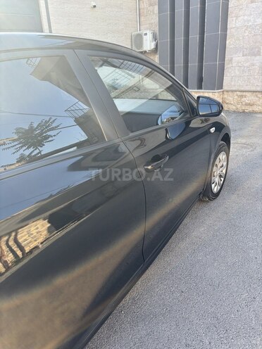 Hyundai Accent-6