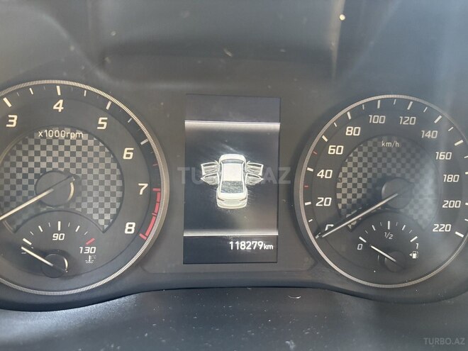 Hyundai Accent-10
