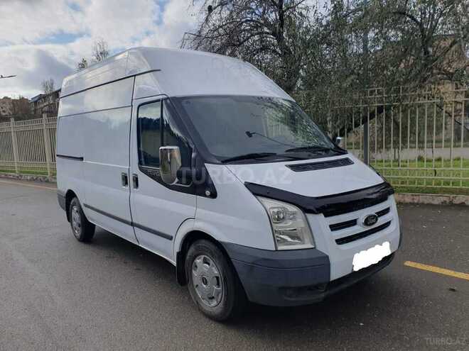 Ford Transit-8