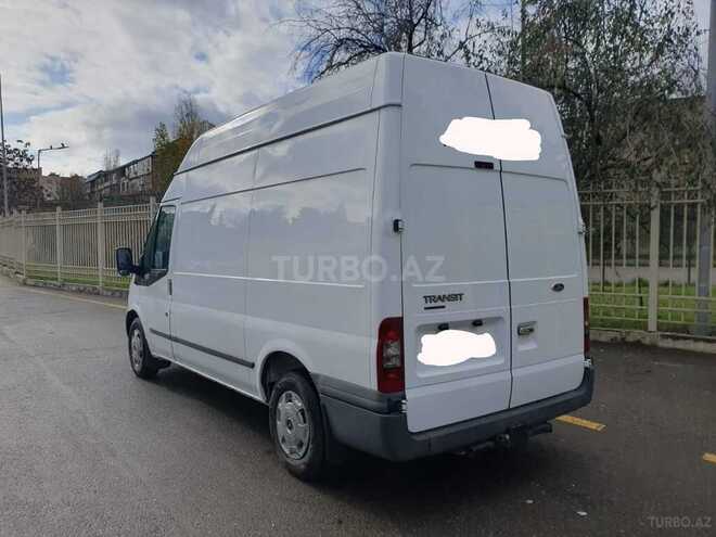 Ford Transit-7