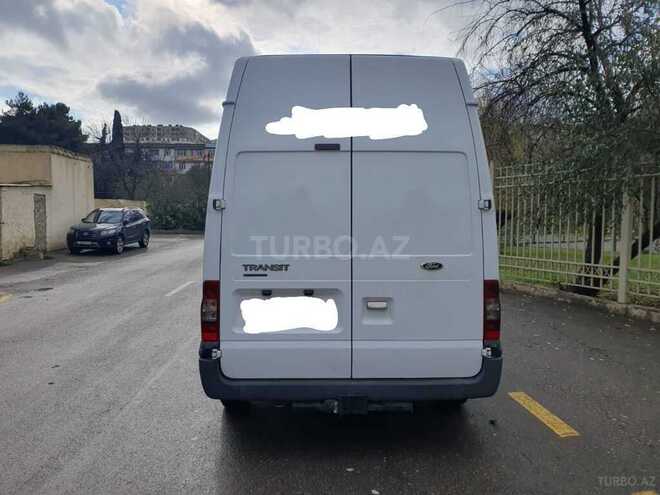 Ford Transit-9