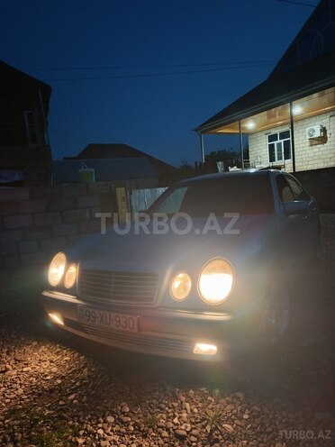 Mercedes E 200-2