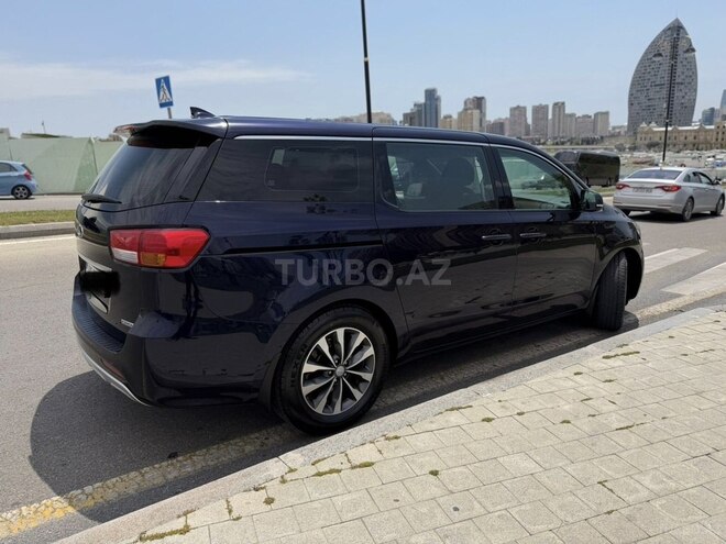 Kia Carnival-2