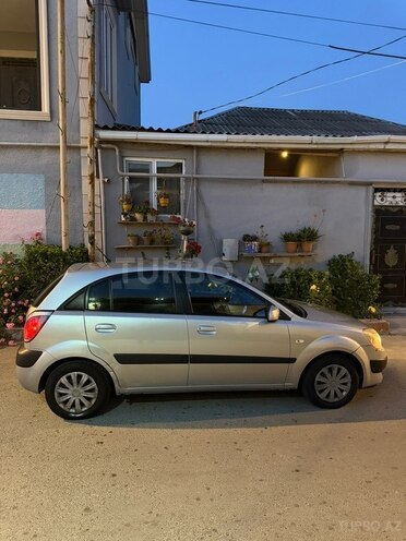 Kia Rio-5