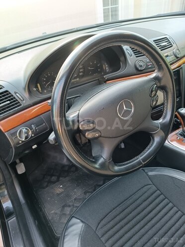 Mercedes E 220-2