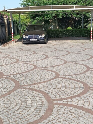 Mercedes E 220-8