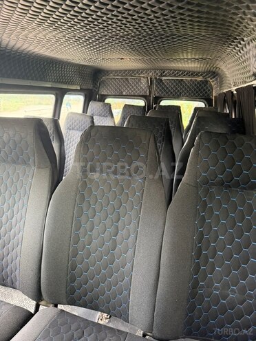 Ford Transit-4
