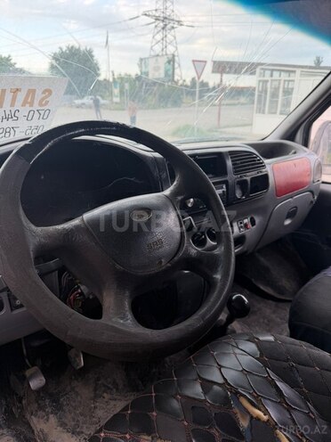 Ford Transit-3