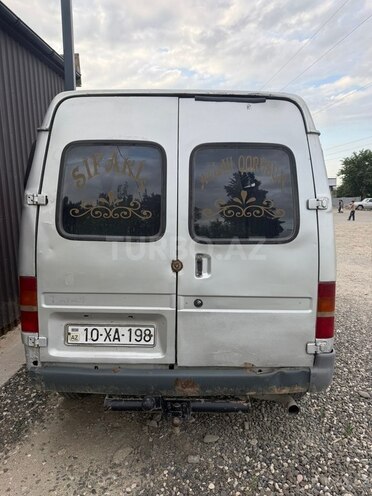 Ford Transit-2