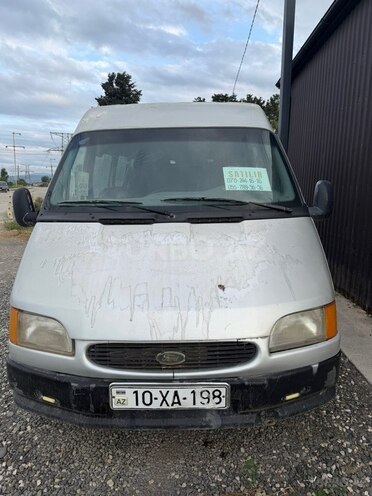 Ford Transit-1