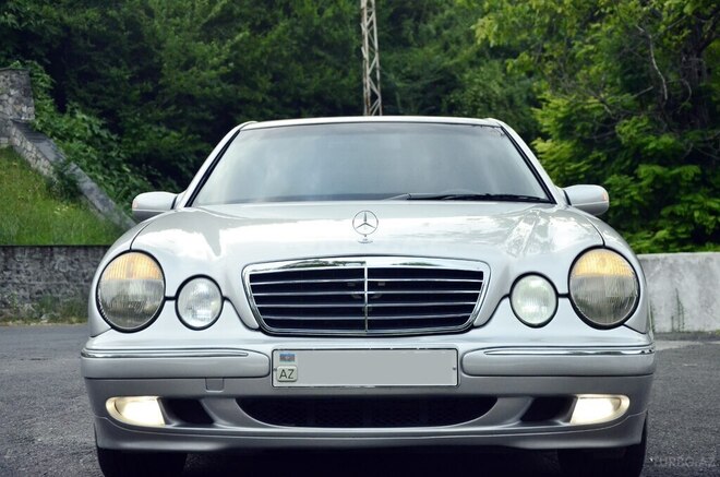 Mercedes E 220-4