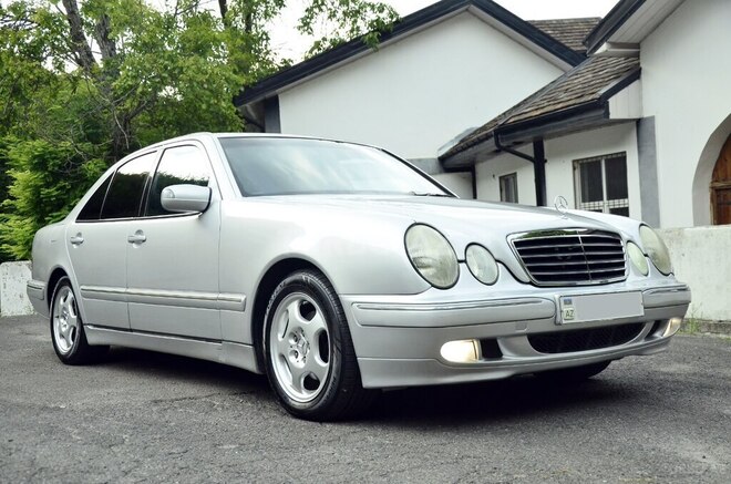 Mercedes E 220-6