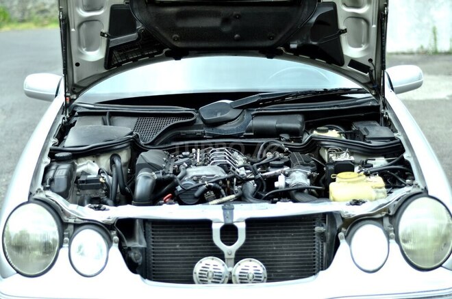 Mercedes E 220-16