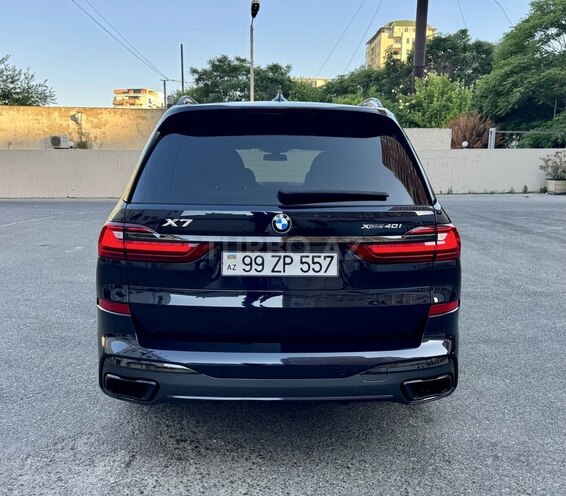 BMW X7-8