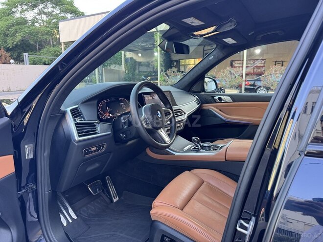 BMW X7-9
