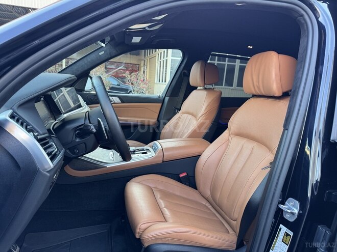 BMW X7-10
