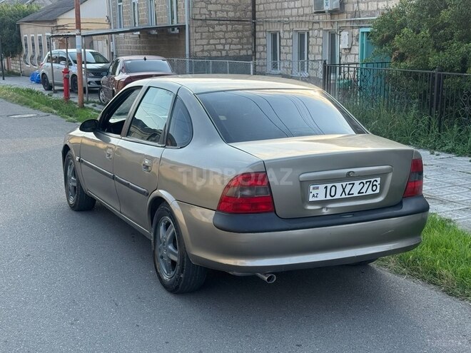 Opel Vectra-4