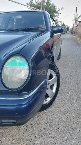 Mercedes E 240-7