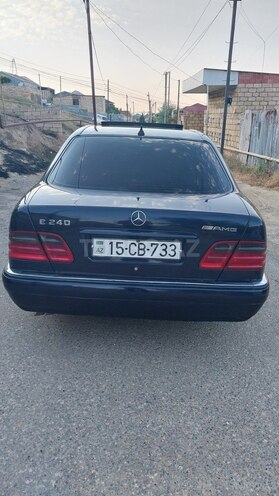 Mercedes E 240-14