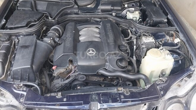 Mercedes E 240-5