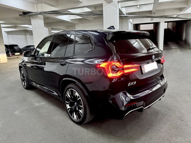 BMW iX3-5