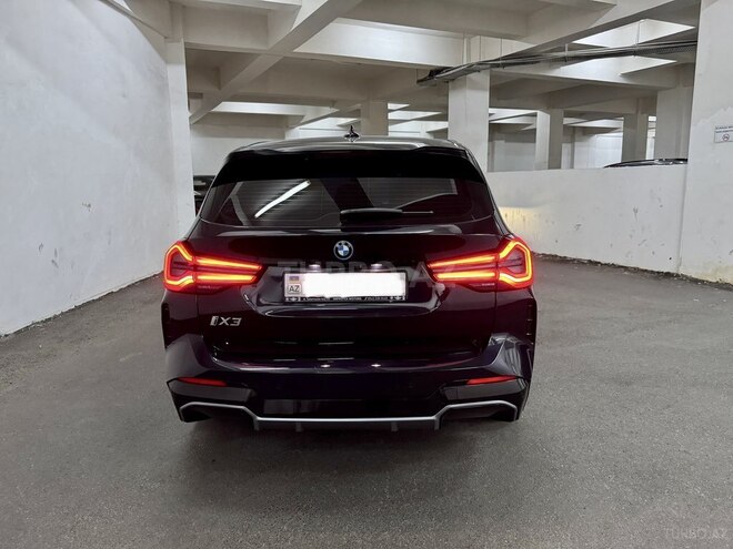 BMW iX3-4