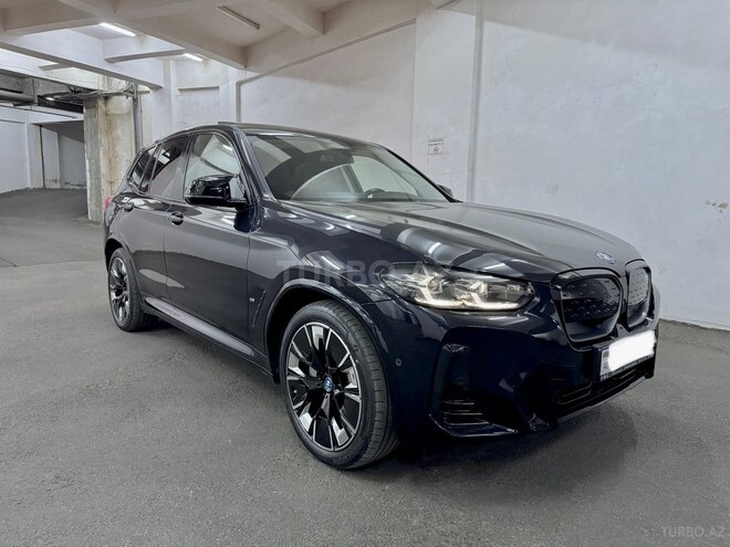 BMW iX3-3