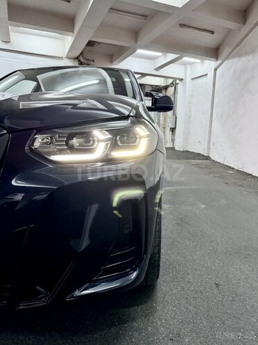 BMW iX3-8