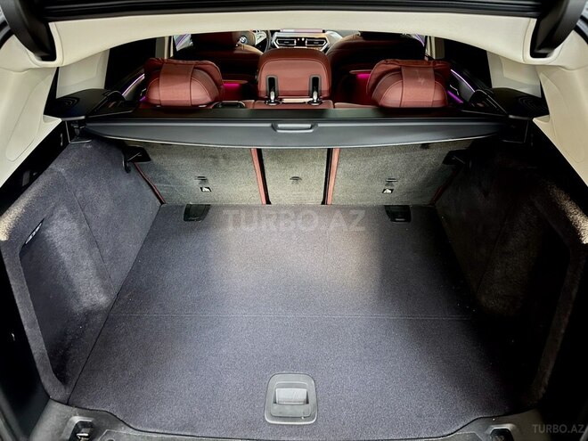 BMW iX3-15