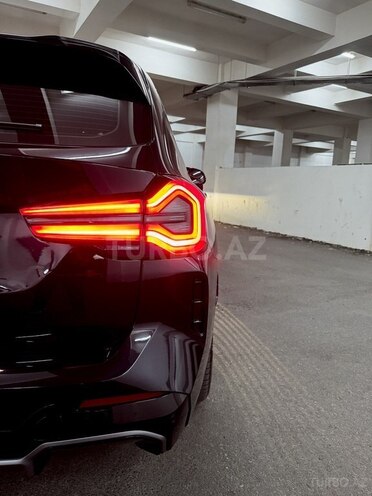 BMW iX3-9