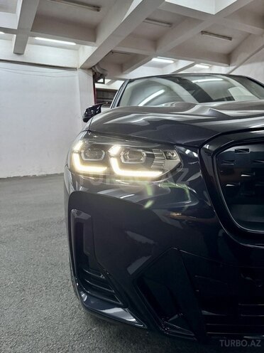 BMW iX3-7