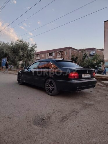 BMW 528-4