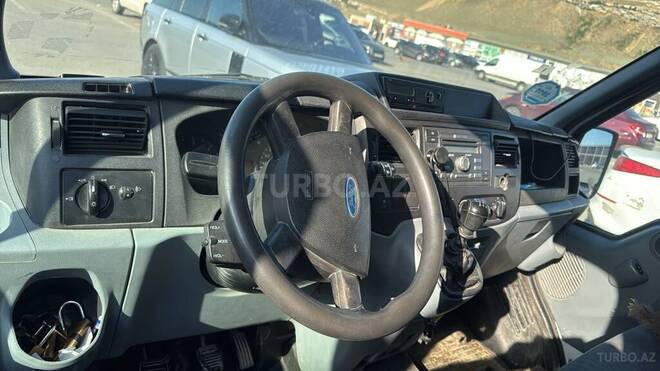 Ford Transit-7