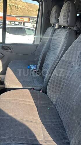 Ford Transit-6