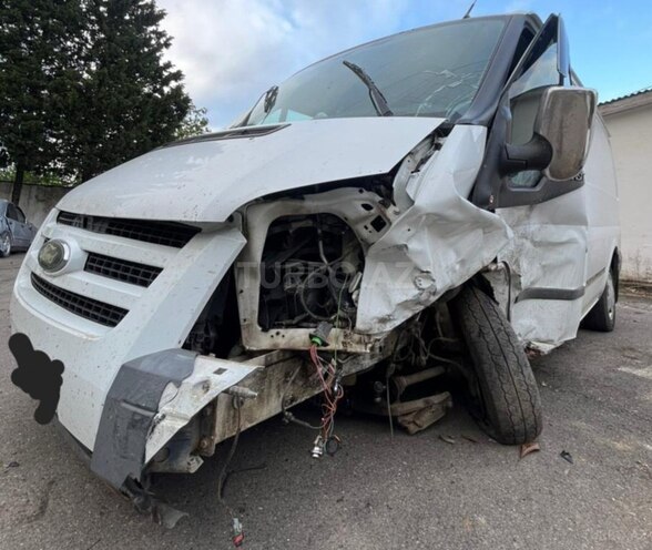 Ford Transit-5