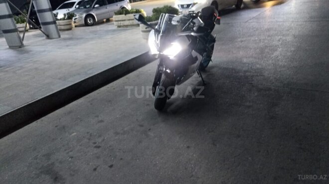 CFMOTO 675 SR-R-4
