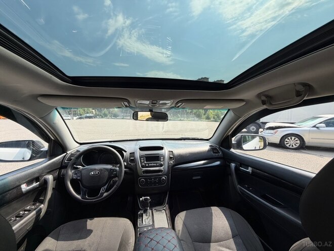 Kia Sorento-13